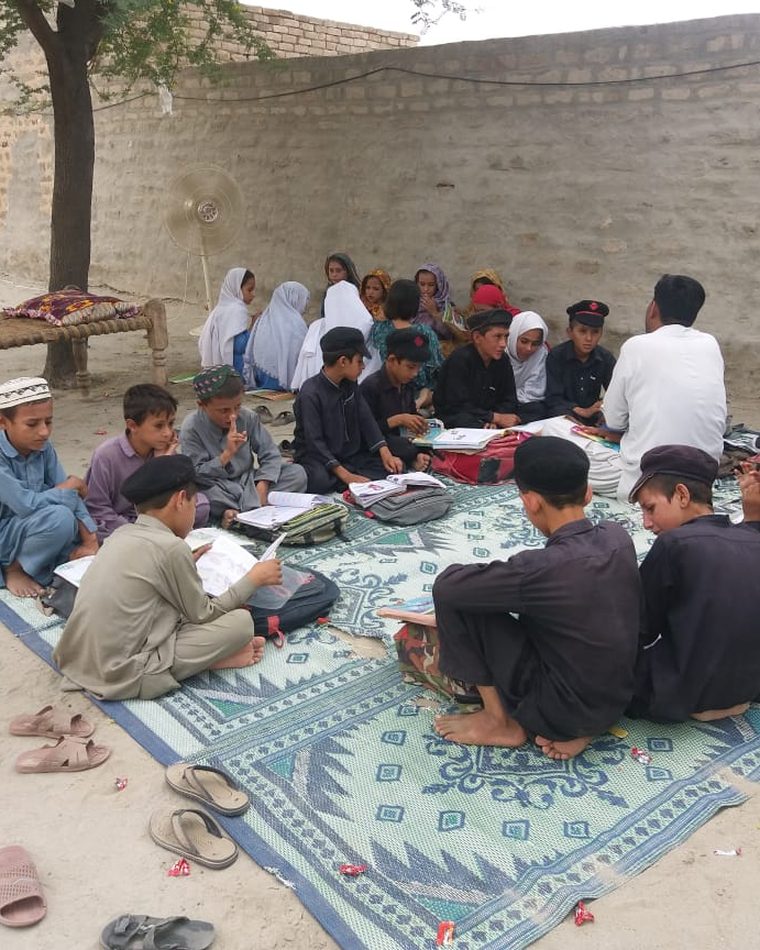 Students in a supported tuition class